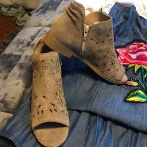 Leather sandals